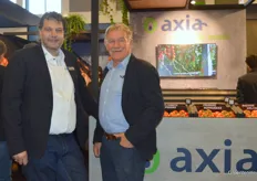 Cees Kortekaas of Axia Vegetable Seeds and Jan Verbaarschot of Horti-Consult International. Axia brought almost all the tomato varieties in their assortment. It was uncertain whether all varieties would ripen in time, but in the end the stand was full of tomatoes.